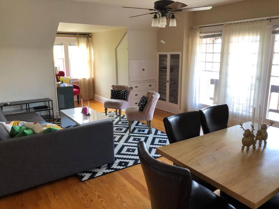 New! Apartment In Historic Mansion. Location! Views! DEN 外观 照片