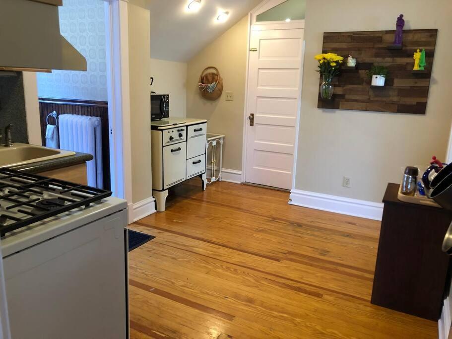 New! Apartment In Historic Mansion. Location! Views! DEN 外观 照片