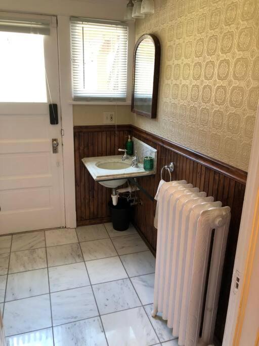 New! Apartment In Historic Mansion. Location! Views! DEN 外观 照片