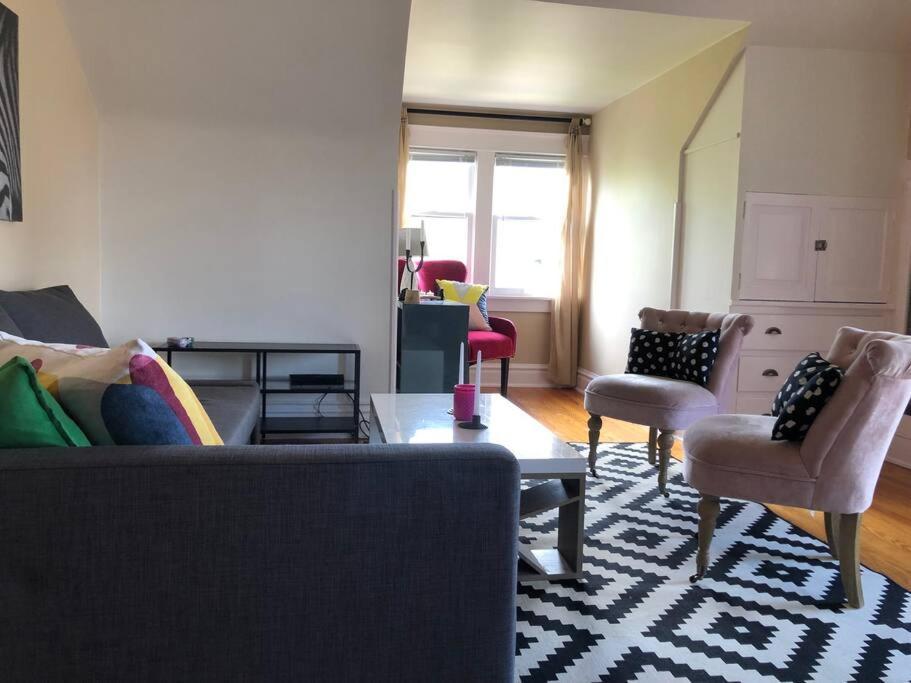 New! Apartment In Historic Mansion. Location! Views! DEN 外观 照片